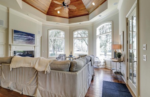 Sea Pines House | Vacation Home 2 Kings 7 Queens 2 Sleeper Sofas Bikes & Beach Gear Included