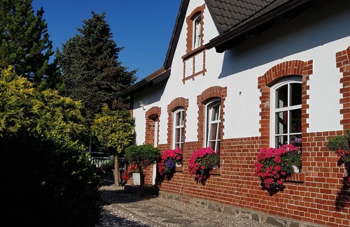 Polchow Apartment | Vacation home, 70sqm, max. 4 pers. - Lovingly managed guesthouse in Neddesitz on Rügen