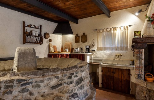 Gassano House | Vacation Home "Ai Torchi Vecchi" with Private Pool, Private Terrace & Wi-Fi