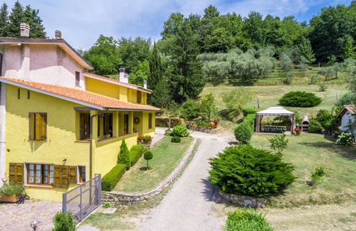 Lucca House | Vacation Home Alla Quercia - Peace and relaxation in the hills of Lucca