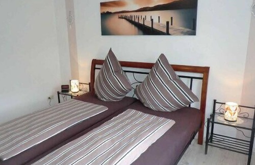 Groven House | Vacation home Am alten Deich - with sauna and garden for 8 people, dogs welcome