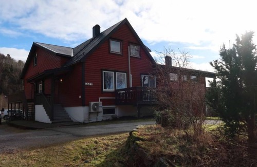 Hyllestad House | Vacation home Anneks by Interhome