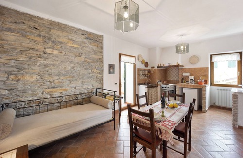 Bellissimi House | Vacation Home 'Appartamento Camomilla' with Mountain View, Terrace & Wi-Fi