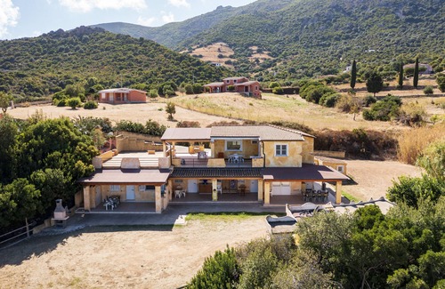 Tertenia House | Vacation Home 'Appartamento Sole 1' with Sea View, Garden