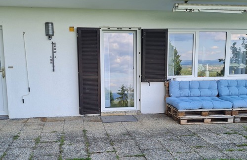 Windorf House | Vacation home/Bavaria/Bavarian forest conquest/recreation. .with garden fence