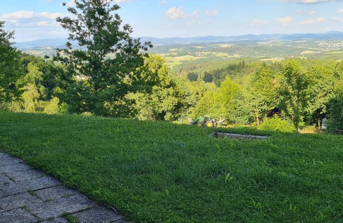 Windorf House | Vacation home/Bavaria/Bavarian forest conquest/recreation. .with garden fence