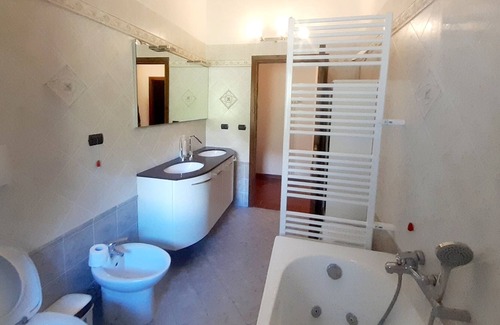 Bruscoli House | Vacation Home "Bruscoli" with Mountain View, Whirlpool & 3 Private Terraces