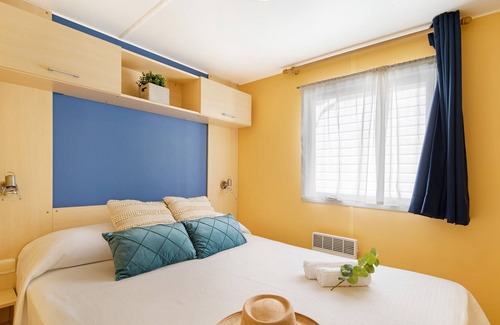 Medina-Sidonia House | Vacation Home "Bungalow La Villoria Deluxe 8" with Shared Pool, Private Terrace & Wi-Fi