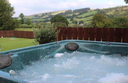 Trecastle House | Vacation home Bwthyn yr Onwydden in Llandovery - 6 persons, 2 bedrooms