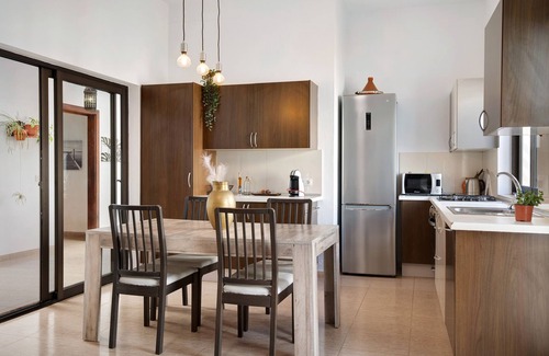 Soo House | Vacation Home 'Casa Itziar Soo' with Private Terrace and Wi-Fi