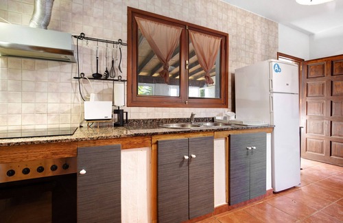 Triquivijate House | Vacation Home "Casa Los Guaydiles 2" with Mountain View & Shared Garden