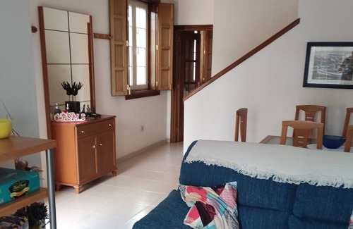 Las Rosas House | Vacation Home "Casa Mohana" with Private Terrace & Wi-Fi