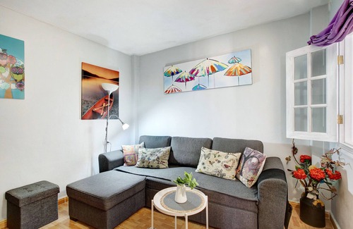 Santa Cruz de Tenerife House | Vacation Home "Casa Rural El Arbol" with Sea View, Pool, Terraces, Wi-Fi and Satellite TV