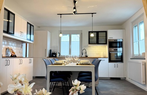 Boeblingen House | Vacation home, cooking island, garden, parking, 4-8 persons