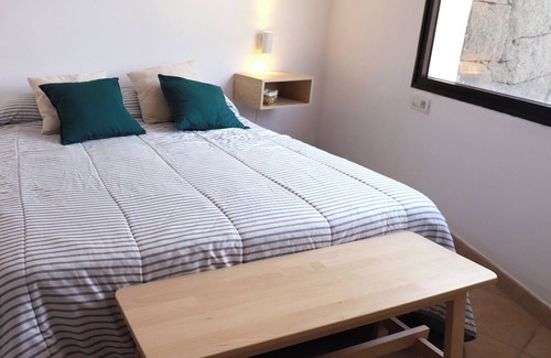 Urbanizacion Famara House | Vacation Home 'Bungalow Aguamar' with Sea View, Shared Terrace & Wi-Fi
