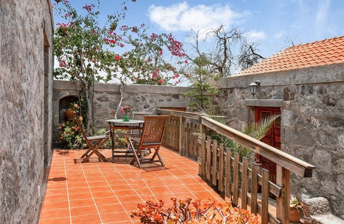 La Aldea de San Nicolas Villa | Vacation Home 'Finca Tasarte' with Mountain View, Pool & Wi-Fi