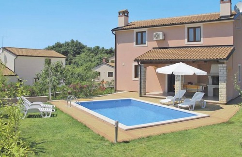 Mofardini House | Vacation home Goran (PRC609) in Porec - 6 persons, 3 bedrooms