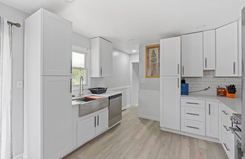 Feura Bush House | Vacation home just 11 minutes from MVP Arena