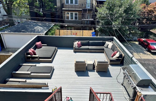 St. Ben's House | Vacation home just 2 minutes drive to Wrigley Field