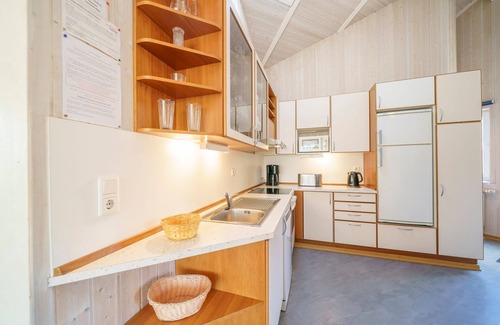 Norderteil House | Vacation home Kum Weer - A cozy retreat with generous furnishings