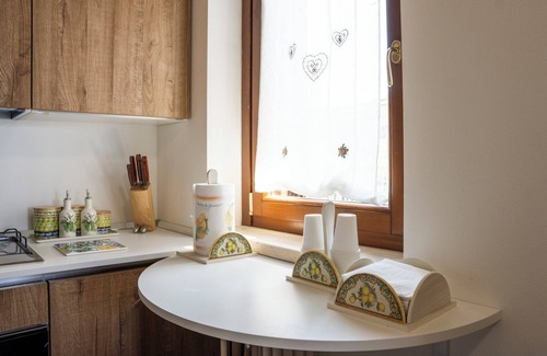 Castel Rigone House | Vacation Home La Perla del Lago-All the comfort of your own home with a lake view!