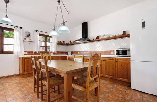 Pajara House | Vacation Home "Las Raíces" with Mountain View, 2 Private Terraces & Wi-Fi