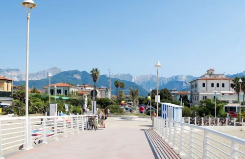 Capanne-Prato-Cinquale House | Vacation home Le Camelie in Montignoso - 4 persons, 2 bedrooms