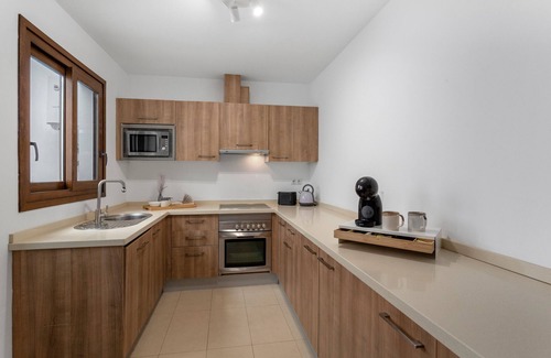 Puerto Calero House | Vacation Home 'Malpeis' with Sea View, Wi-Fi and Air Conditioning