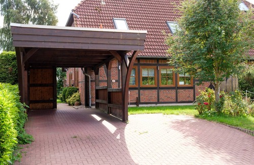 Neukirchen House | Vacation Home "Ostseeglück" with Private Terrace, Private Garden & Wi-Fi