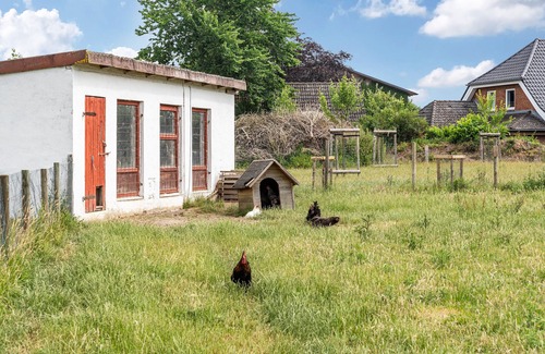 Kakohl House | Vacation Home "Steuerbord" with Private Terrace, Private Garden & Wi-Fi
