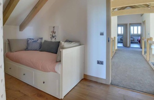 Stone in Oxney House | Vacation home Stone Farm in Tenterden - 8 persons, 4 bedrooms