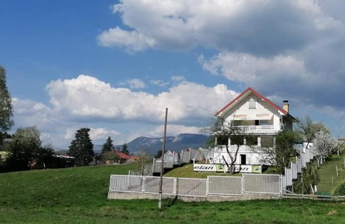 Pale Apartment | Vacation home StudenSki / Kuća za odmor StudenSki