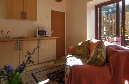 Galmpton House | Vacation home The Coombe in Galmpton - 2 persons, 1 bedrooms