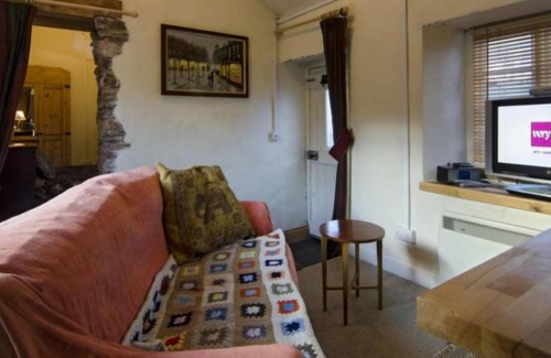 Galmpton House | Vacation home The Coombe in Galmpton - 2 persons, 1 bedrooms