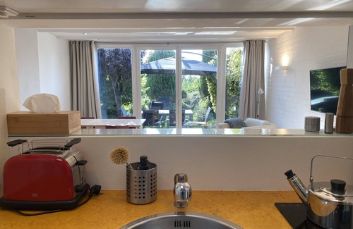 Kosel House | Vacation Home "Tiny Haus An Der Schlei" with Lake View, Private Terrace & Wi-Fi