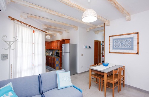 Agrustos House | Vacation Home "Trilo Mare" with Sea View, Private Terrace & Wi-Fi