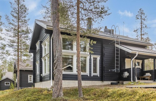 Akaslompolo House | Vacation home Uuvana by Interhome