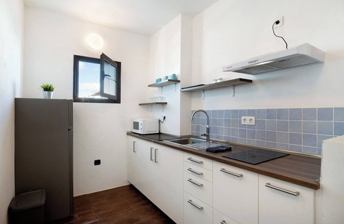 Tias House | Vacation Home 'Villa Casa Sol Y Mar' with Sea View, Private Pool and Wi-Fi