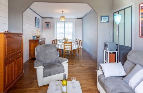 Plozevet House | Vacation home Villa Les Hortensias in Plozévet - 6 persons, 3 bedrooms