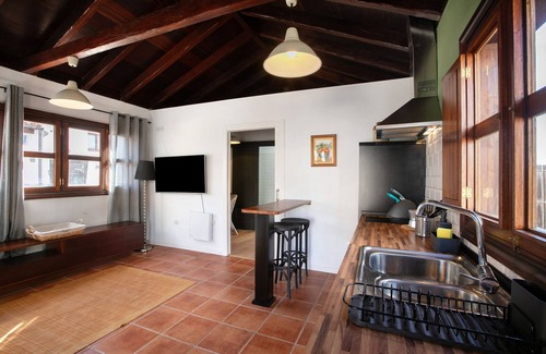 Tegueste House | Vacation Home "Villa Tegueste" with Private Pool, 2 Private Terraces & Wi-Fi