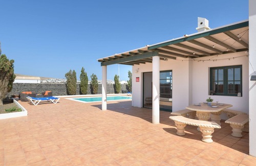 Playa Blanca House | Vacation Home 'Vista De La Montaña' with Mountain View