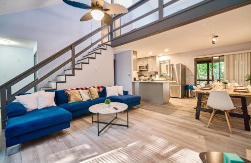 East Stroudsburg Villa | Vacation Home w Game Room Sauna Hot Tub Private Pool