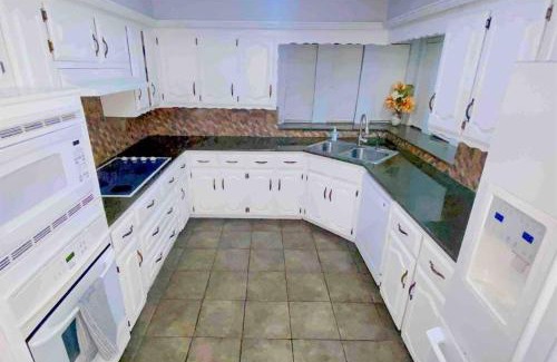 Buckner Terrace - Everglade Park House | Vacation Home with Private Pool