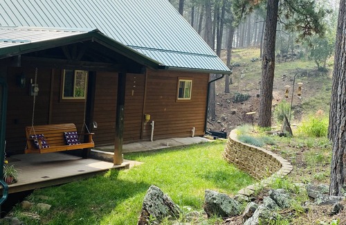 Hermosa House | Vacation home with views of Mount Rushmore!