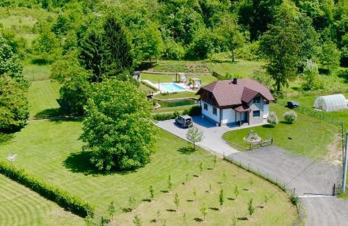 Bihac House | Vacation House Studenac