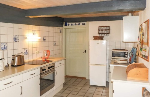 Neugalmsbull House | Vacation in a typical Frisian thatched house with the UNESCO World Heritage Wadden Sea right on your
