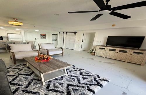 Daytona Beach Apartment | Vacation in Resort luxury - Updated 1BR King Bed Master Jacuzzi Suite - Wyndham Ocean Walk 2429