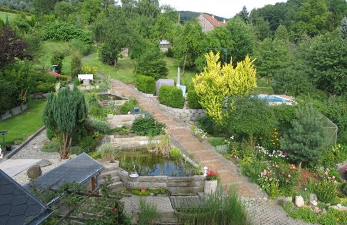 Sebnitz Apartment | Vacation in Saxon Switzerland Garden Pool Stove Sauna