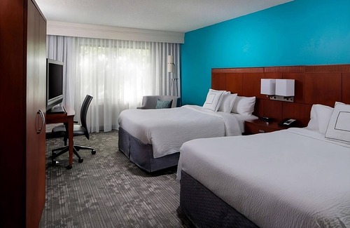 Boca Raton Hotel | Vacation is Calling! 2 Posh Units, Close to Boca Raton Beach, Free Parking, Pool