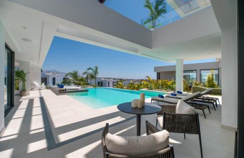 New Golden Mile Villa | VACATION MARBELLA I Villa Hanami, Private Infinity Edge-Pool, Gym, Movie Theater, Close to Golfs and Beaches